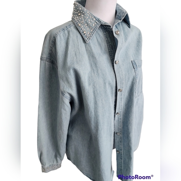Tia Light Wash Denim Top Embellished Blue Size L - Picture 3 of 5